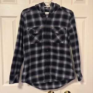 Aritzia TNA Navy and White Plaid Shirt (XS)